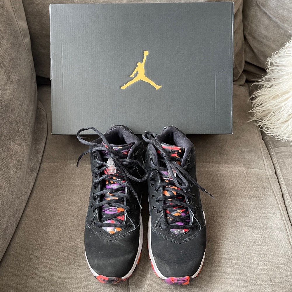 Kids High-Top basketball sneakers (size 5.5)